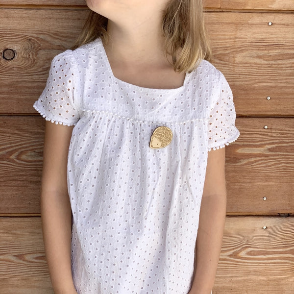 Broche gravée en bois - Vanille Coton