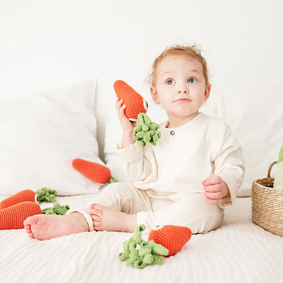 Hochet Marie Charlotte la carotte - Vanille Coton