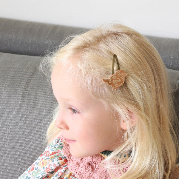 Barrette clic-clac cuir Piou fleuri - Vanille Coton